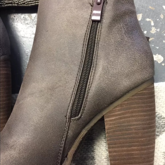 Sbicca percussion style Booties taupe leather LAST FINAL PRICE SALE - Picture 7 of 8